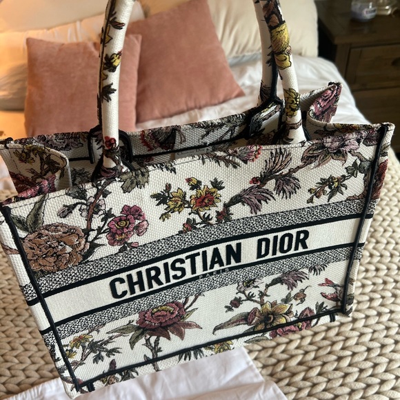 Dior Limited Edition Book Tote - Picture 5 of 9